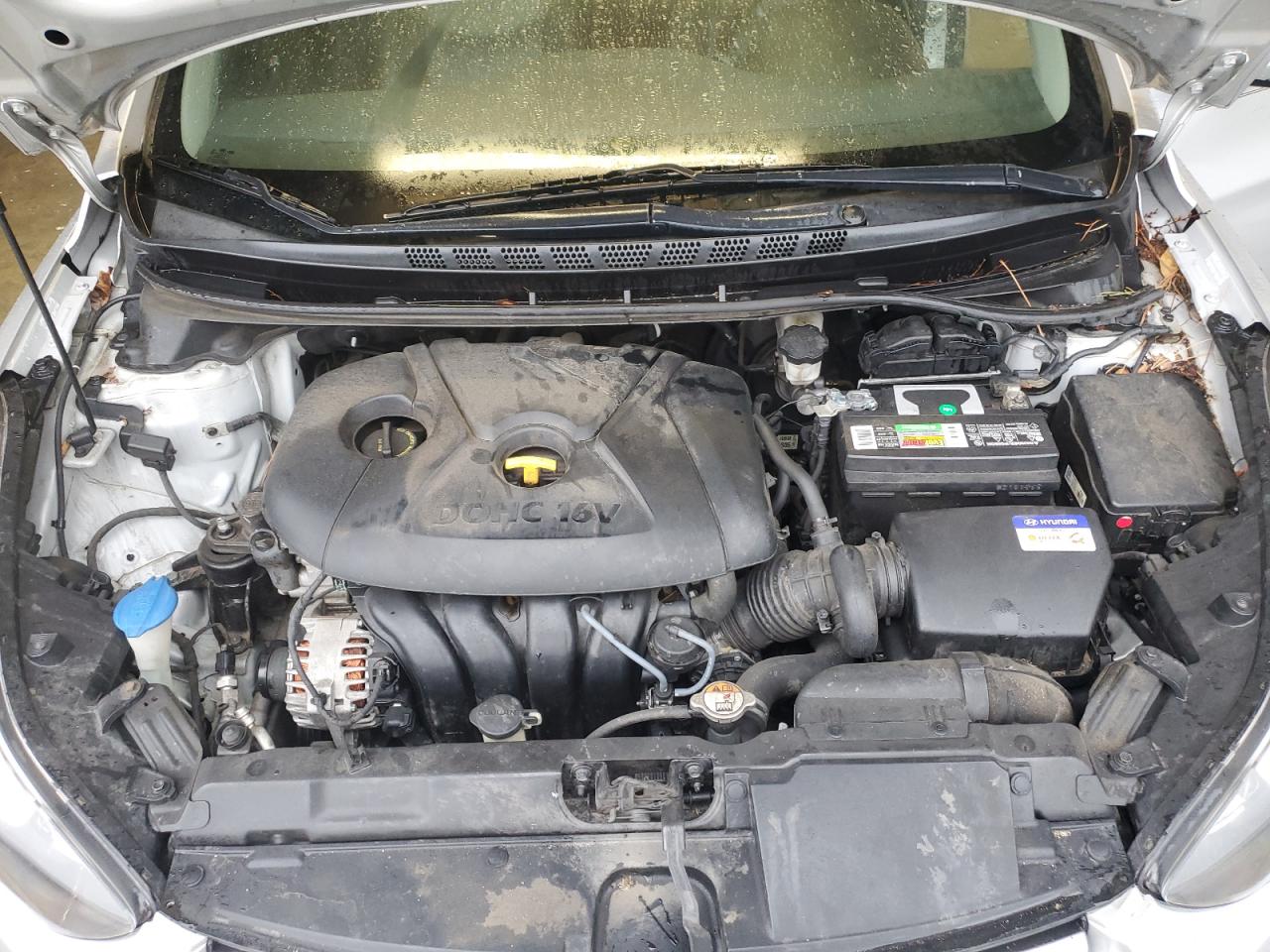 2015 Hyundai Elantra - Image 11