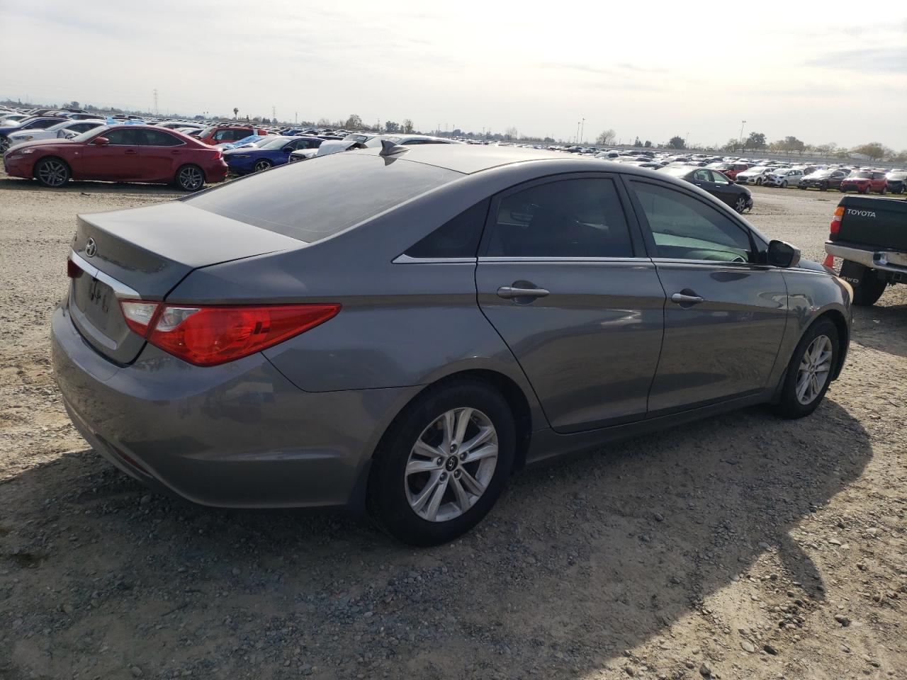 2013 Hyundai Sonata - Image 3