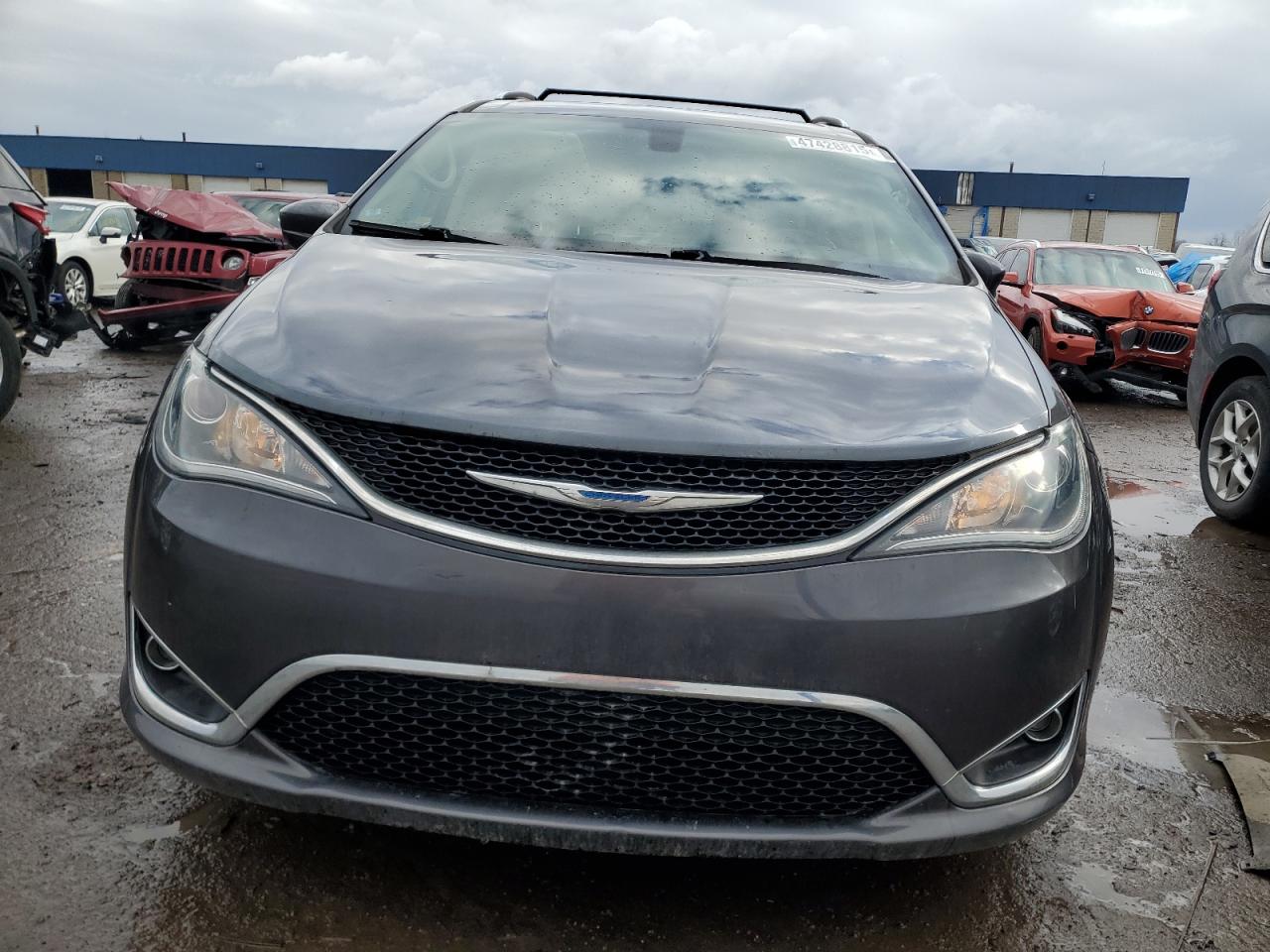 2018 Chrysler Pacifica - Image 5