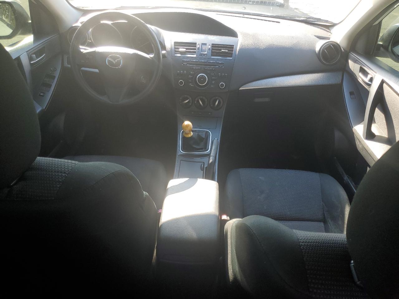 2013 Mazda 3 - Image 8