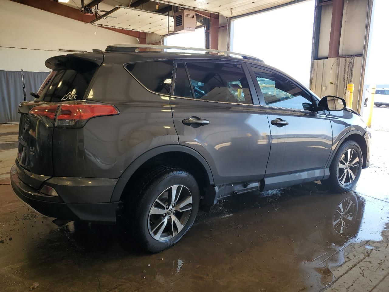 2016 Toyota RAV 4 - Image 3