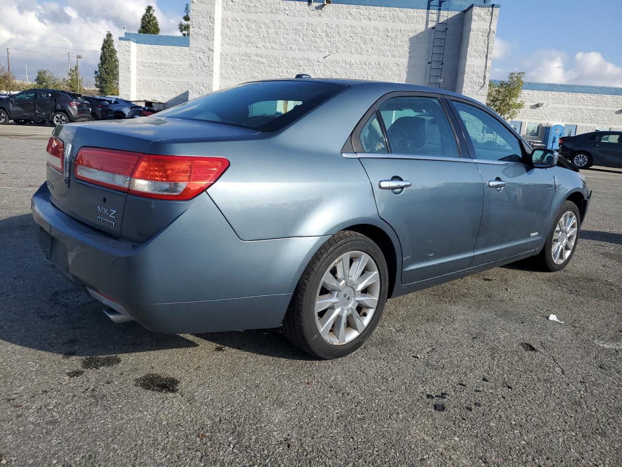 2011 Lincoln MKZ - Image 3