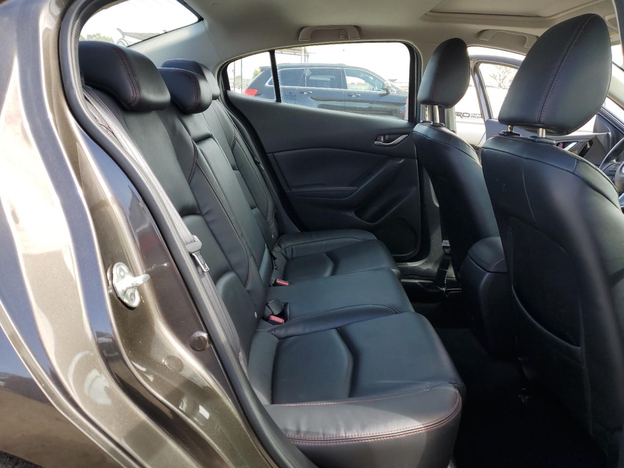 2015 Mazda 3 - Image 10
