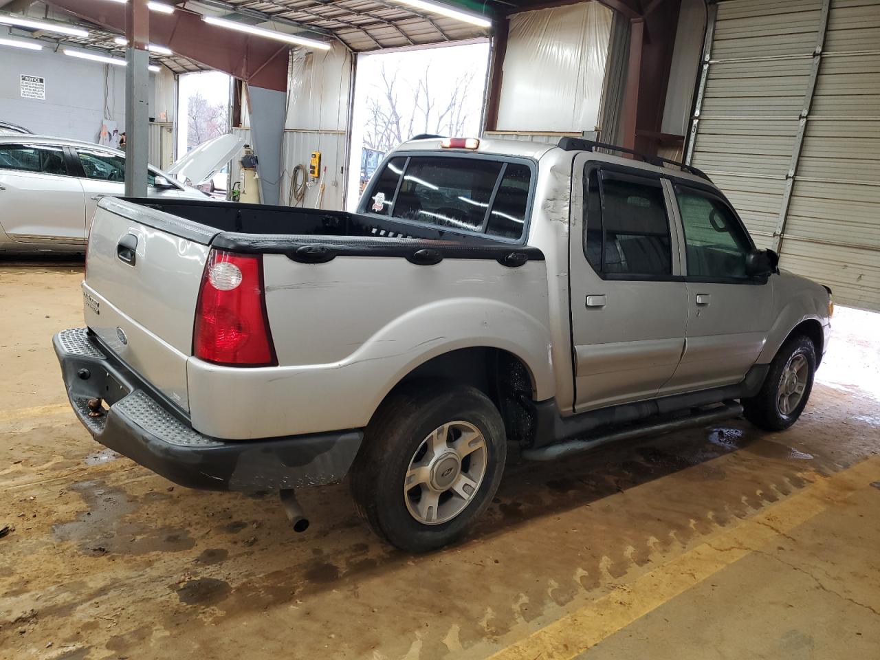 2004 Ford Explorer - Image 3