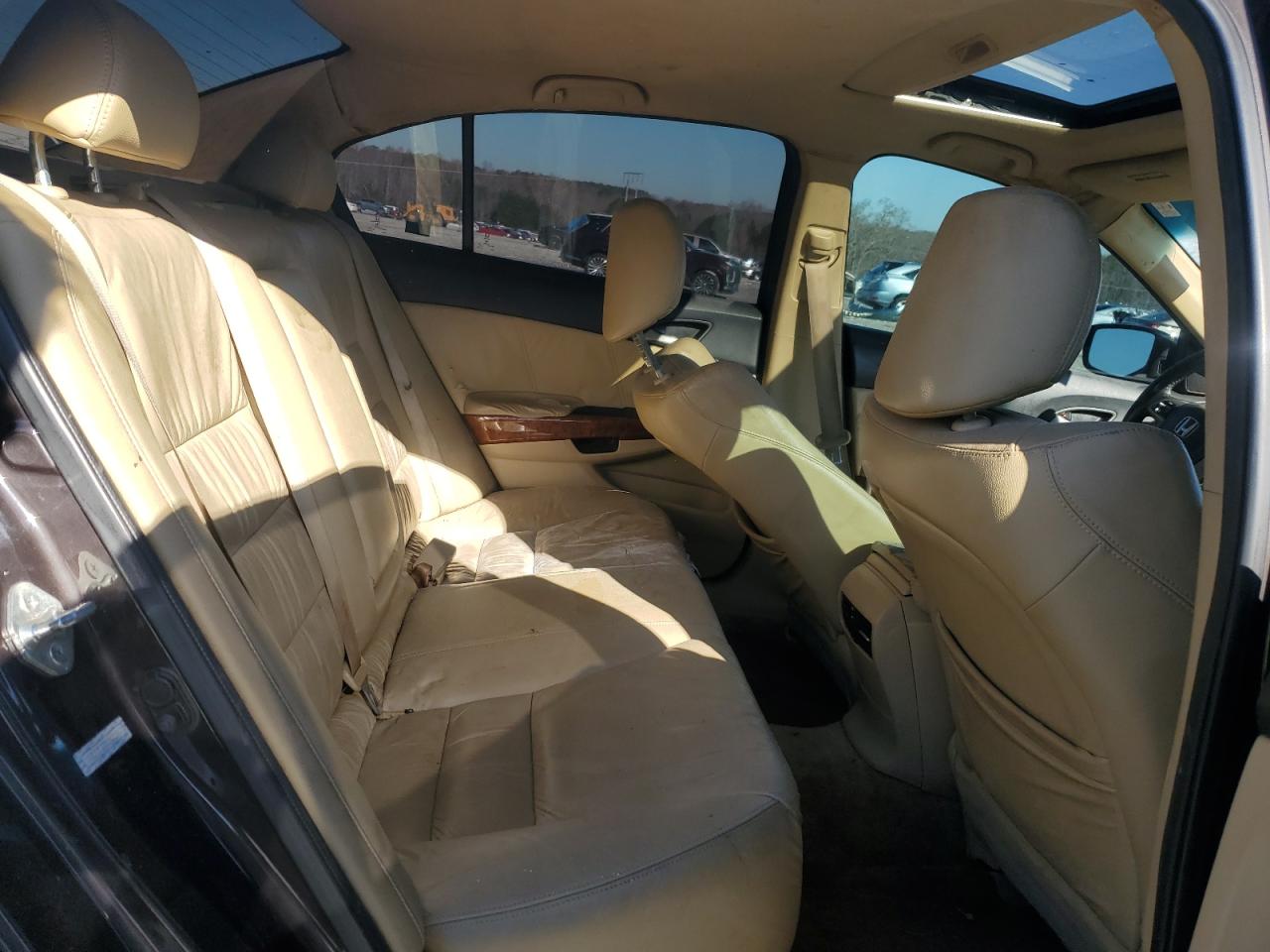 2011 Honda Accord Exl VIN: 1HGCP2F83BA061584 Lot: 62366425