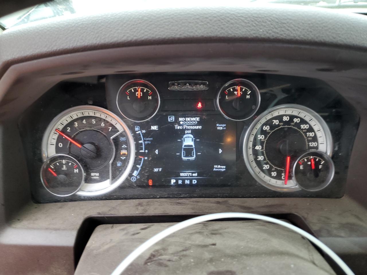 2015 RAM 1500 - Image 9