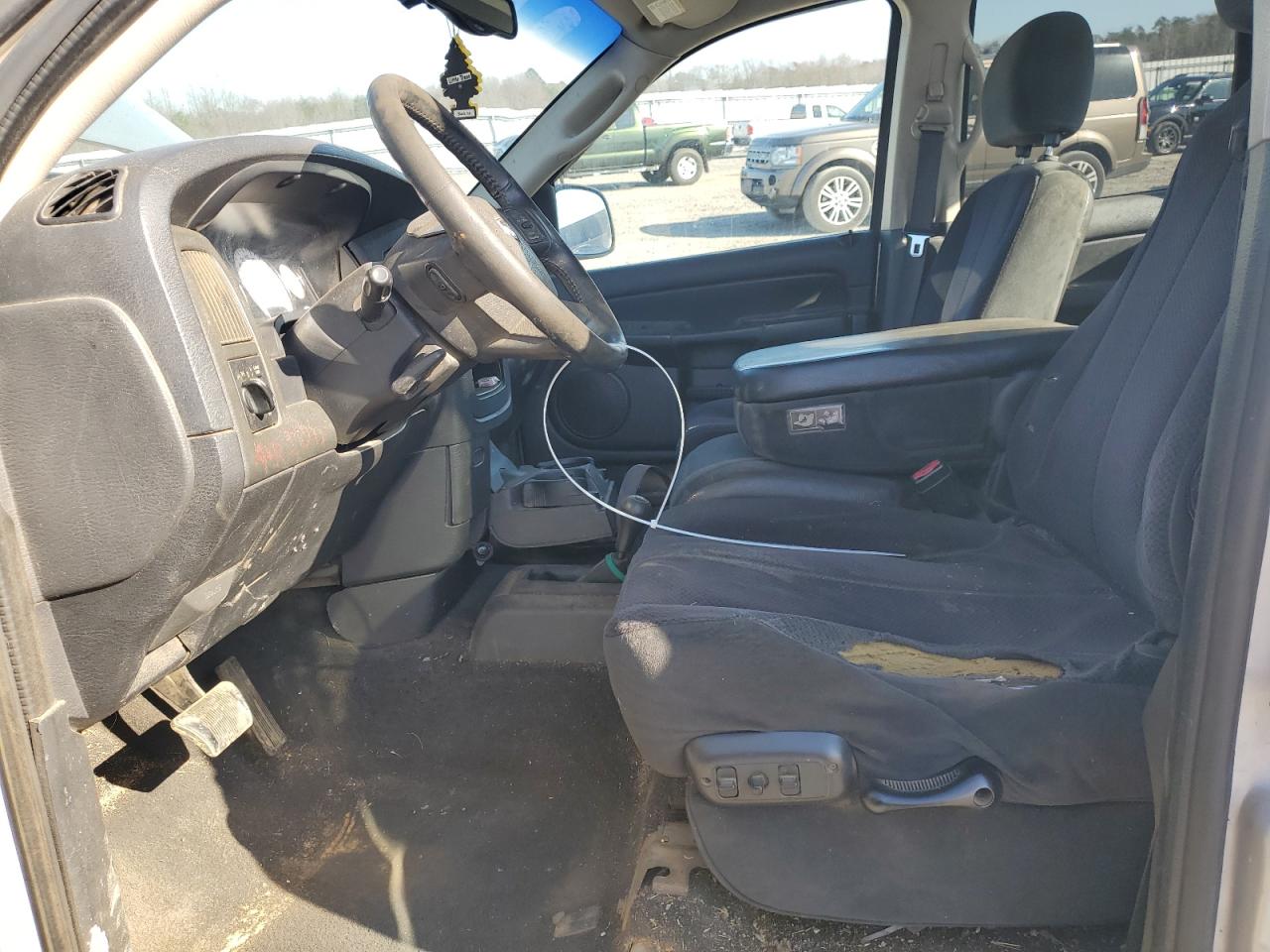2004 Dodge RAM - Image 7