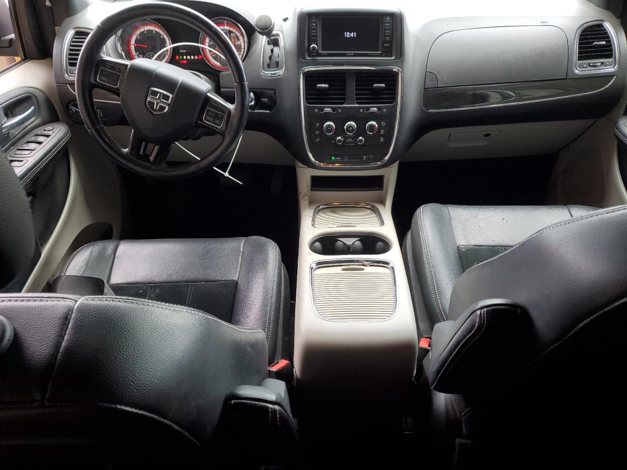 2018 Dodge Caravan - Image 8