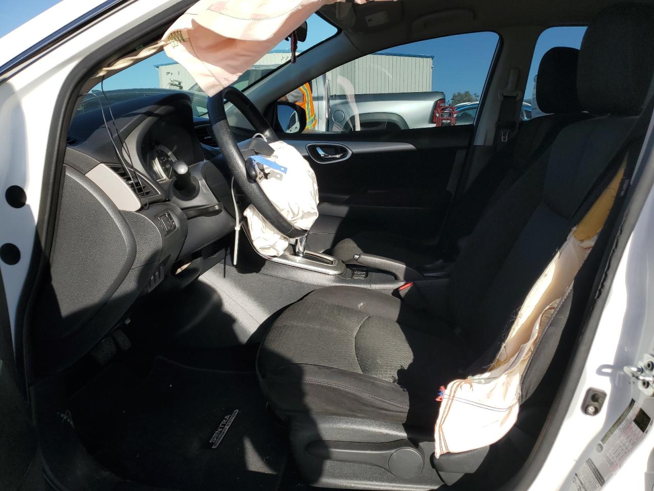 2015 Nissan Sentra - Image 7