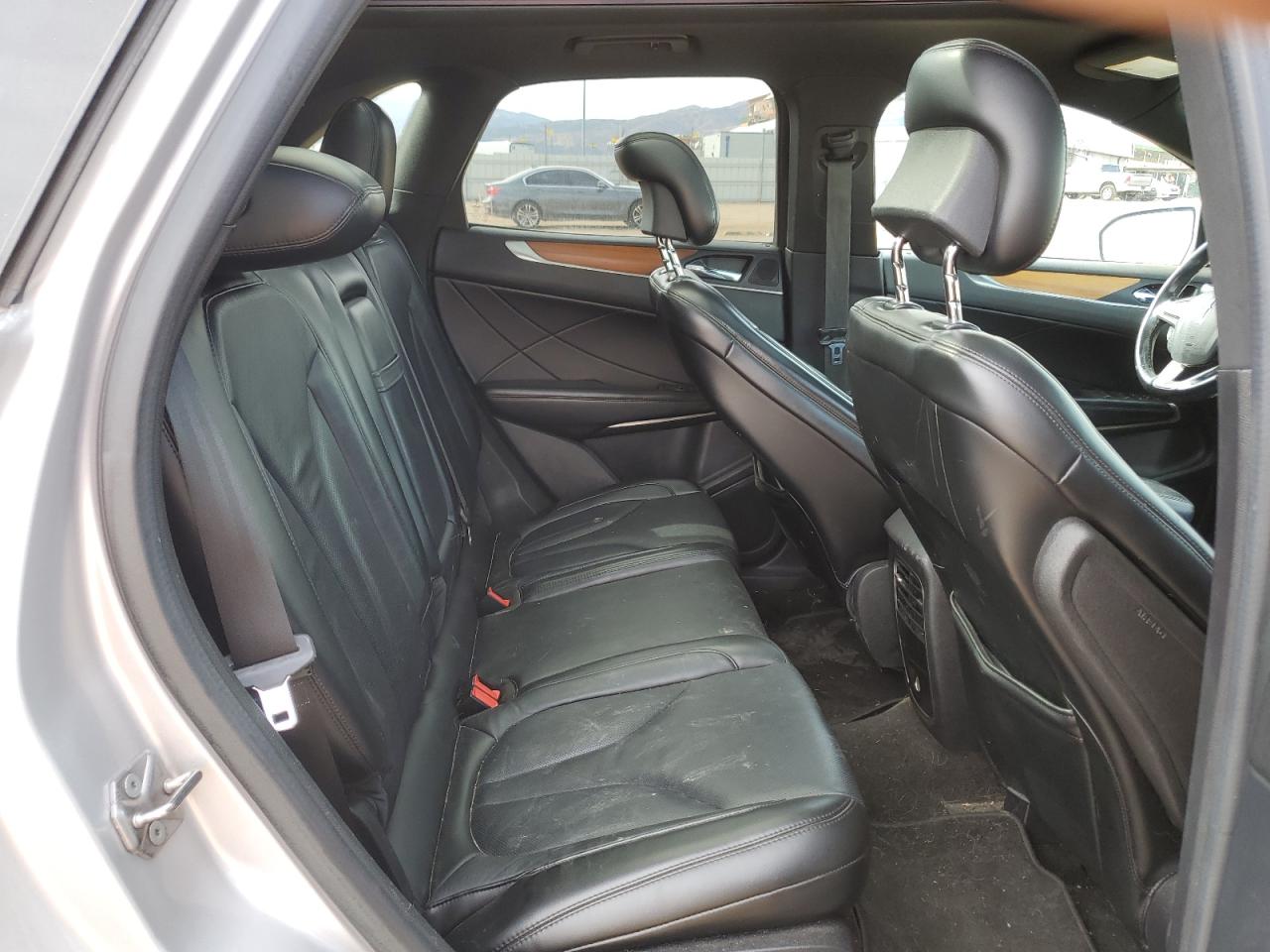 2015 Lincoln MKZ - Image 11