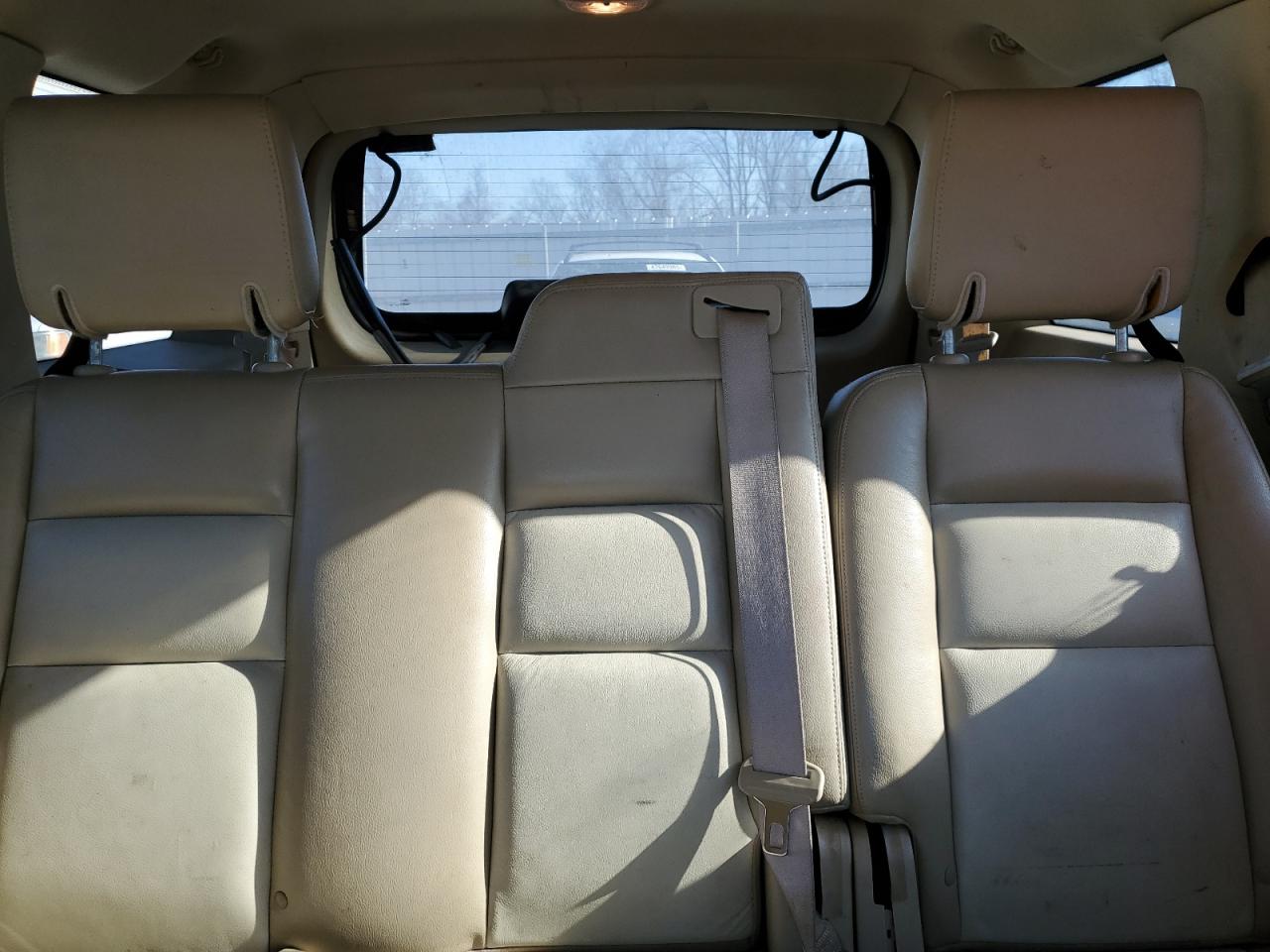 2006 Ford Explorer - Image 10