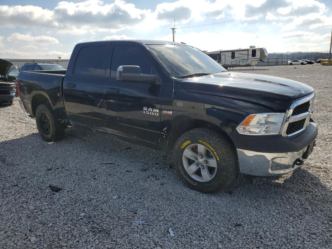 2016 RAM 1500 - Image 4