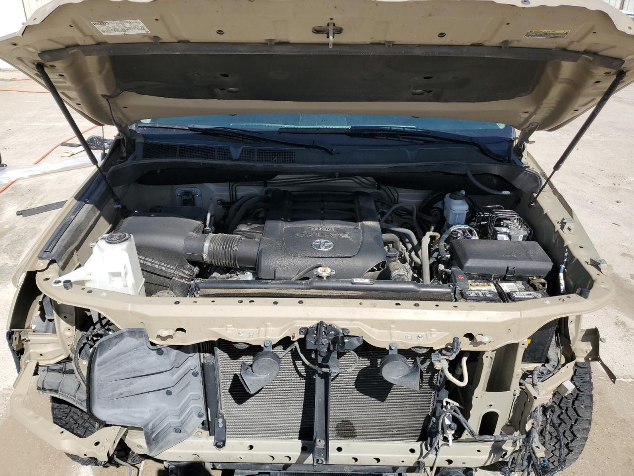 2019 Toyota Tundra - Image 11