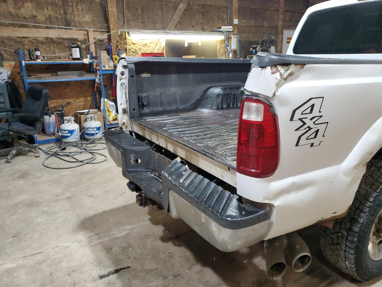 2011 Ford F350 - Image 10