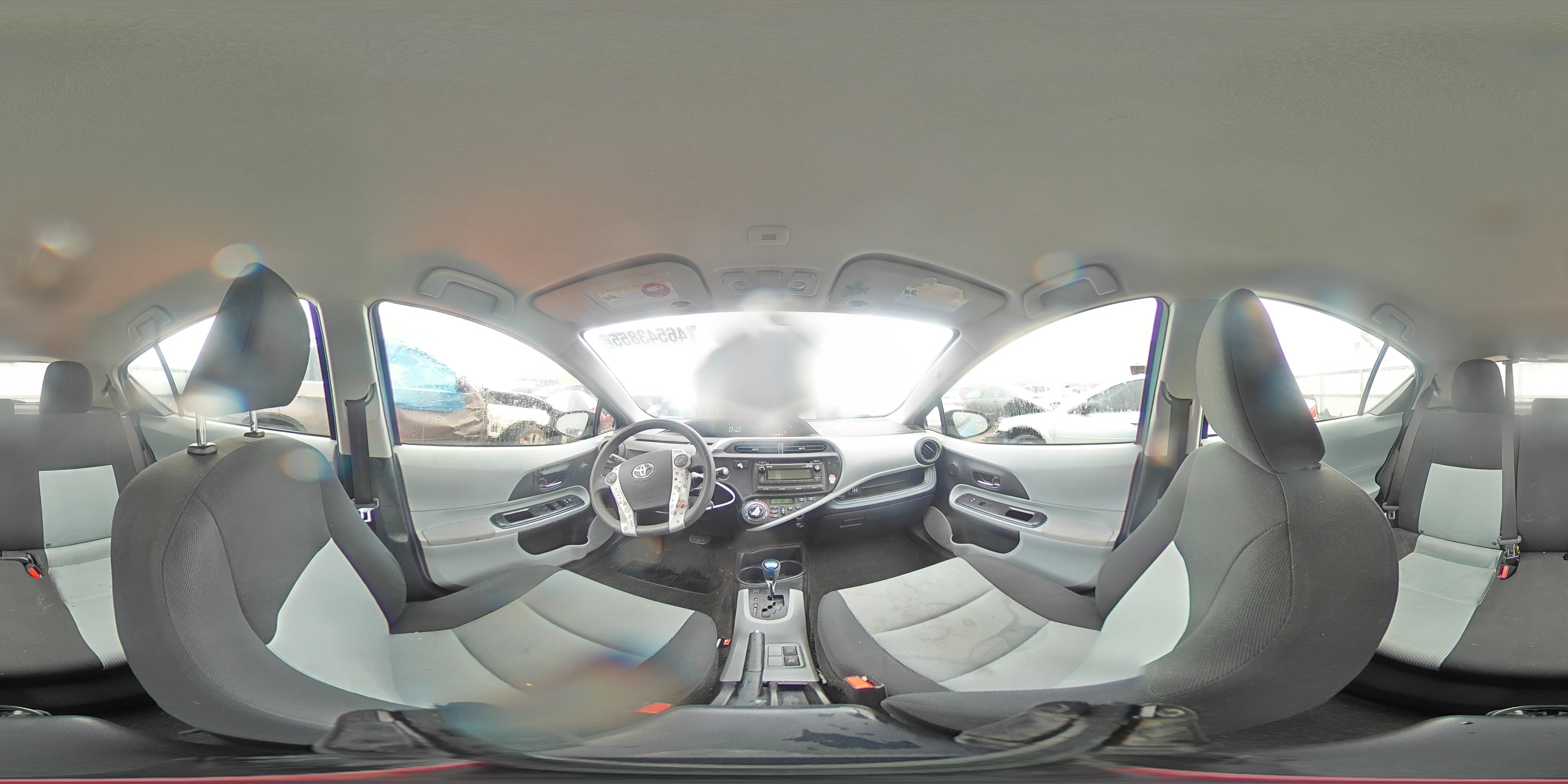 2012 Toyota Prius - Image 13