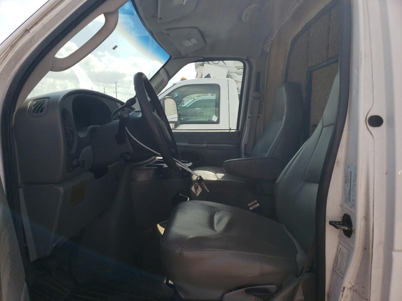 2008 Ford Econoline E450 Super Duty Cutaway Van VIN: 1FDXE45S08DB57903 Lot: 48893595