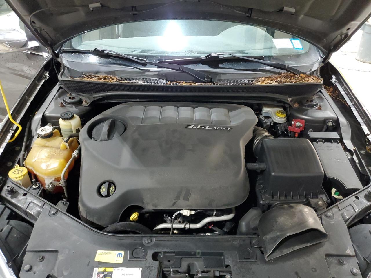 2014 Chrysler 200 - Image 11