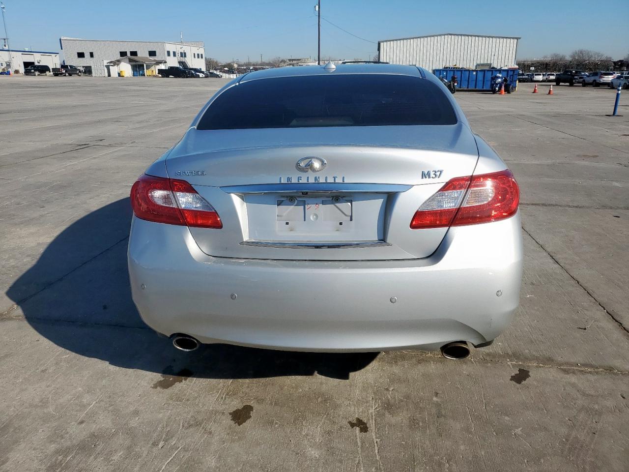 2013 Infiniti M - Image 6