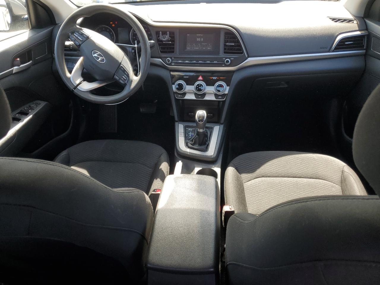 2019 Hyundai Elantra - Image 8