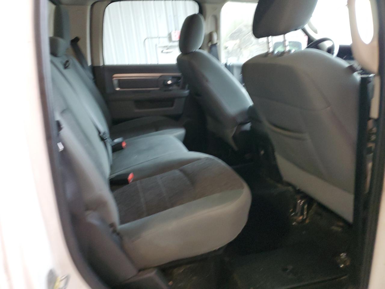 2016 RAM 1500 - Image 10