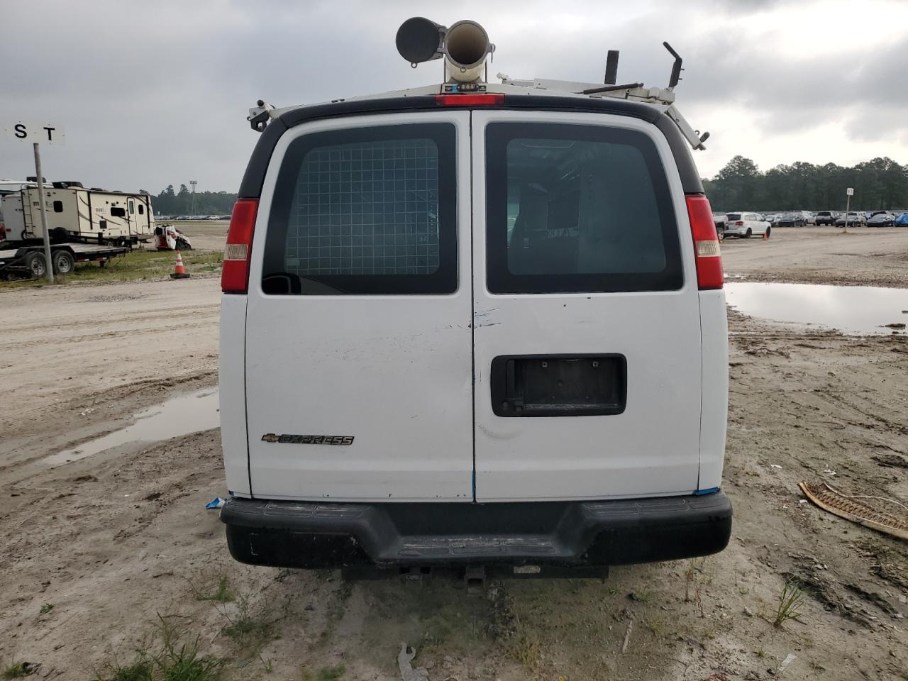 2013 Chevrolet Express - Image 6
