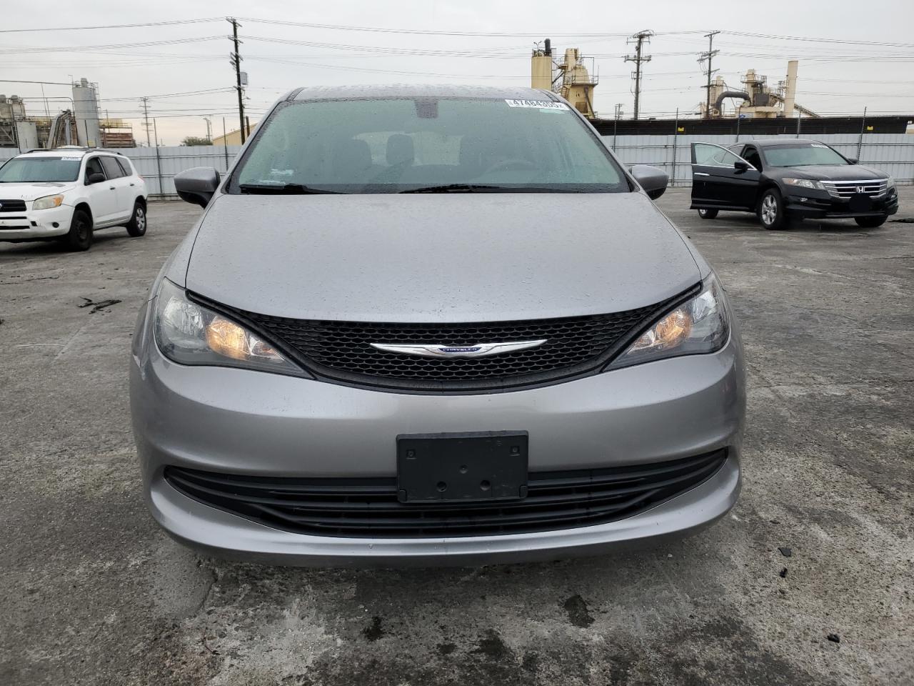 2018 Chrysler Pacifica - Image 5