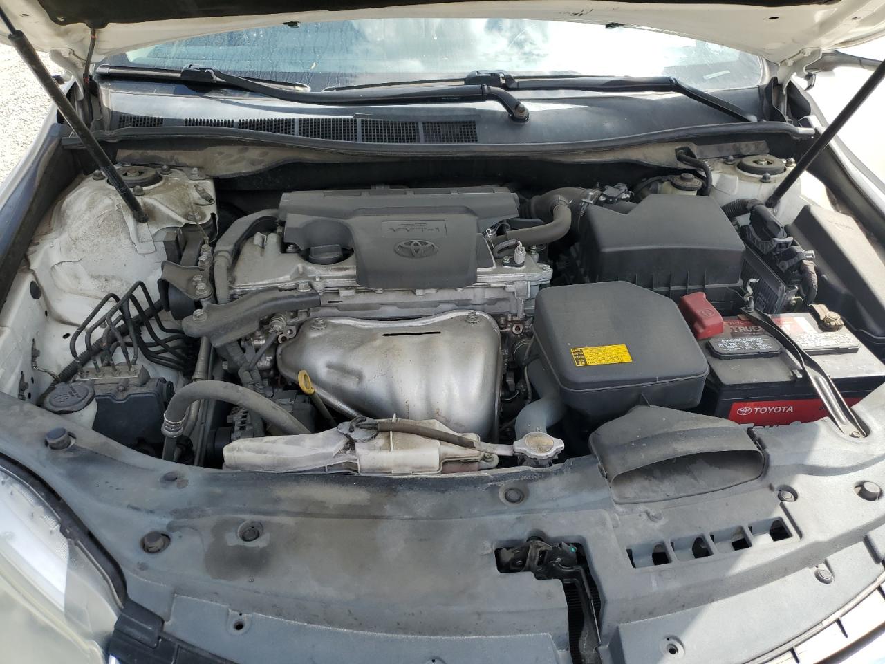 2015 Toyota Camry - Image 11