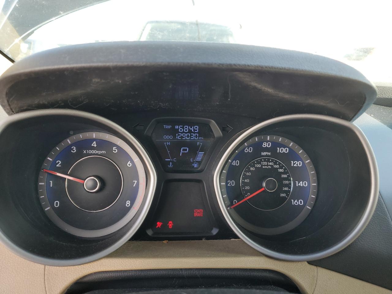 2013 Hyundai Elantra - Image 9