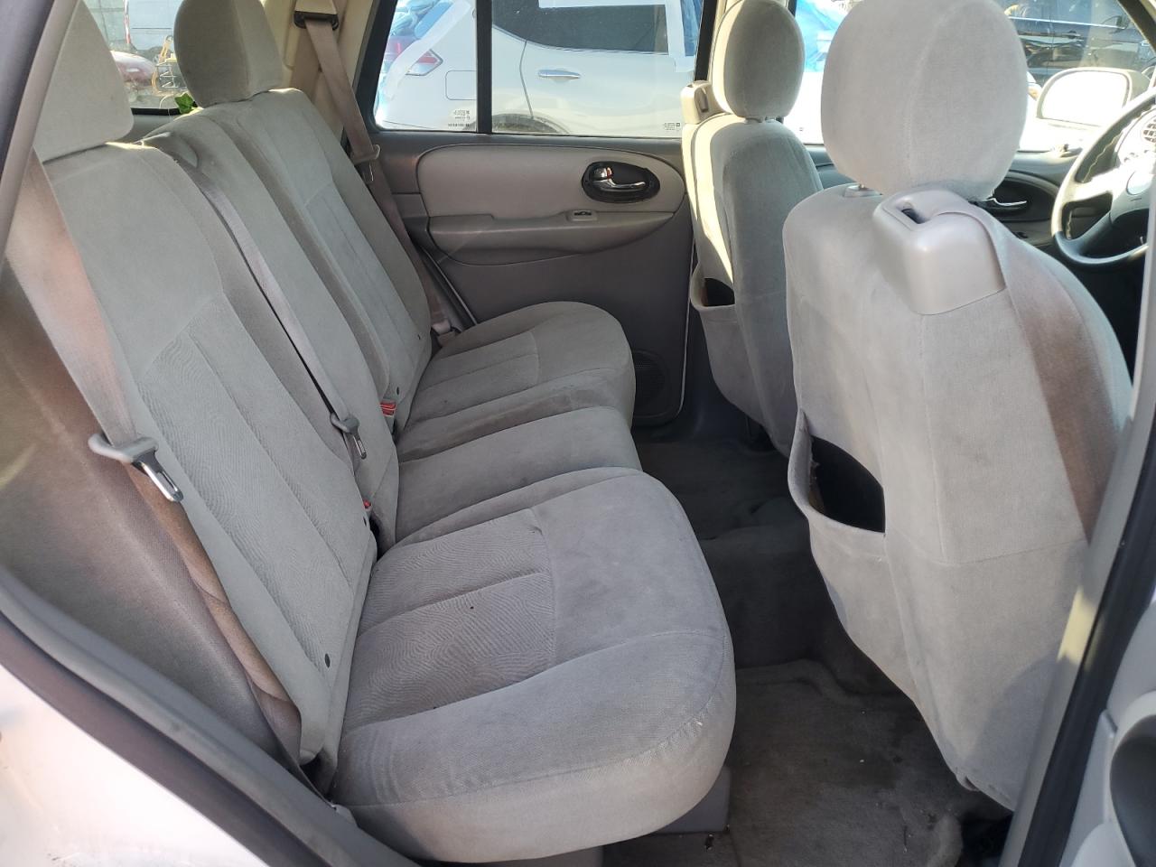 2005 Chevrolet TrailBlazer - Image 11