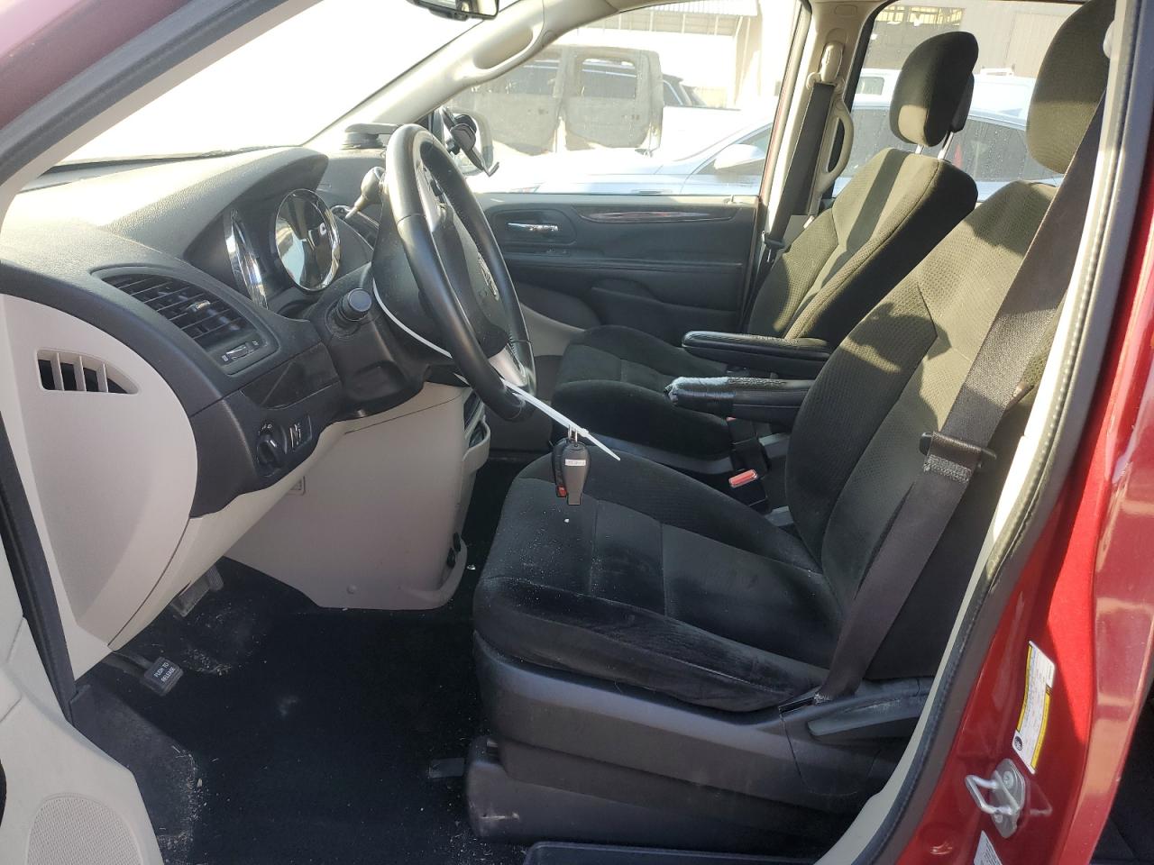 2016 Dodge Caravan - Image 7