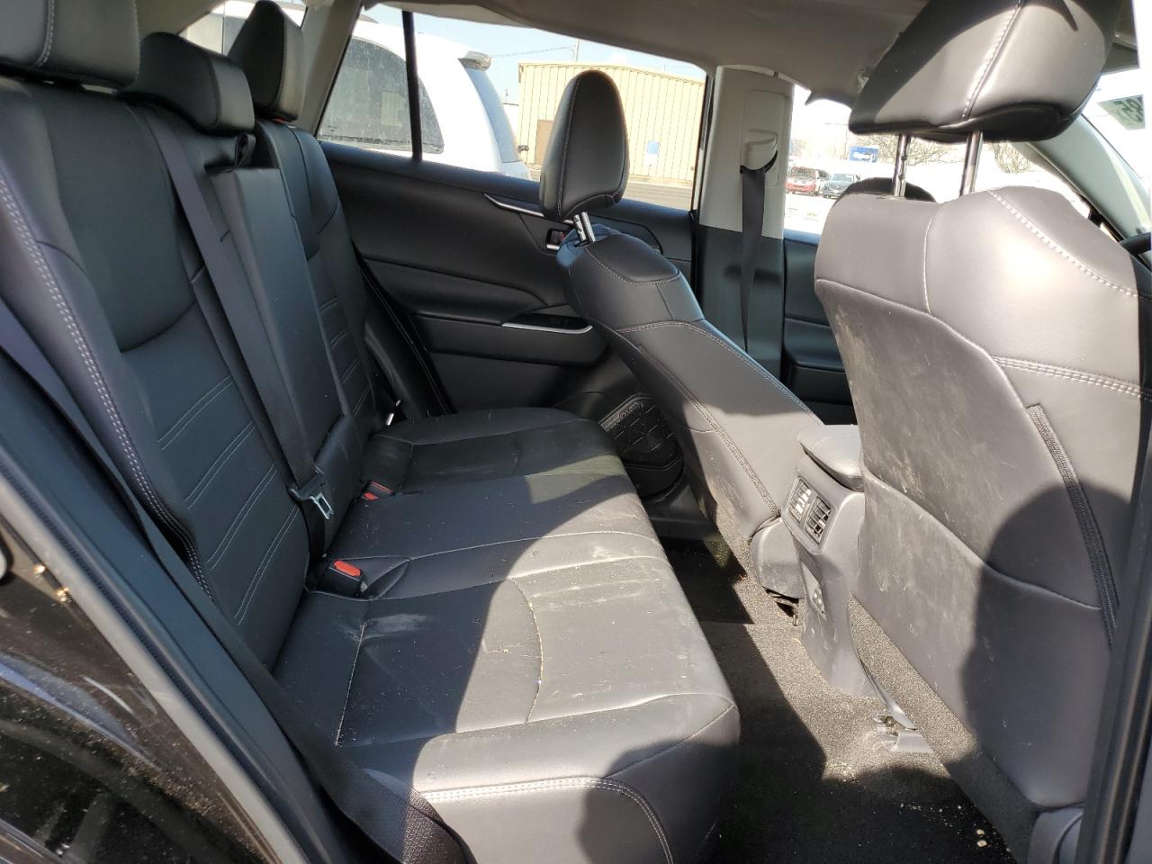 2024 Toyota RAV 4 - Image 11