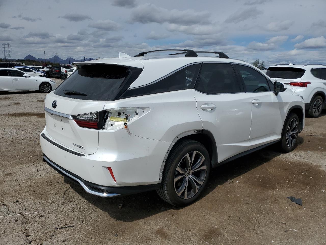 2022 Lexus RX - Image 3