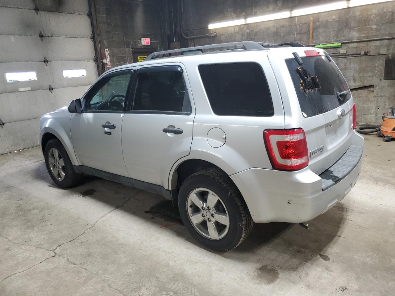 2009 Ford Escape - Image 2