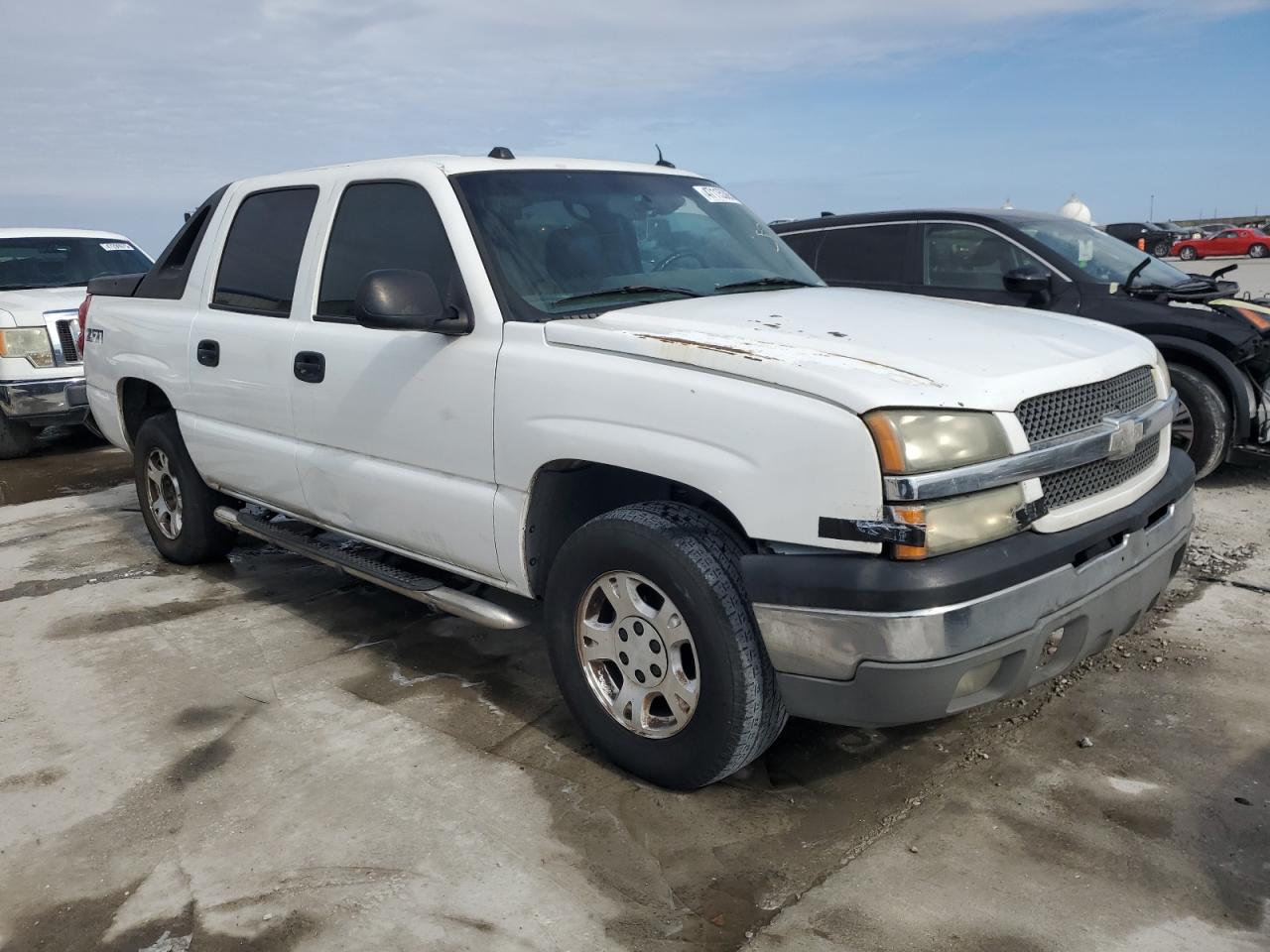 2004 Chevrolet Avalanche - Image 4