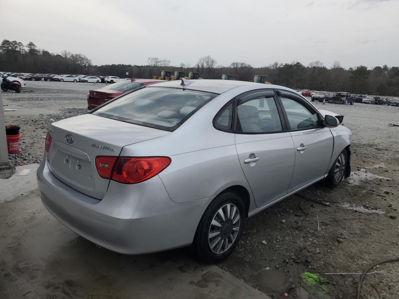 2010 Hyundai Elantra - Image 3