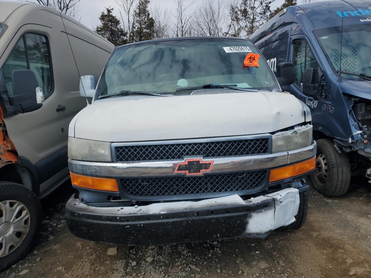 2012 Chevrolet Express - Image 5