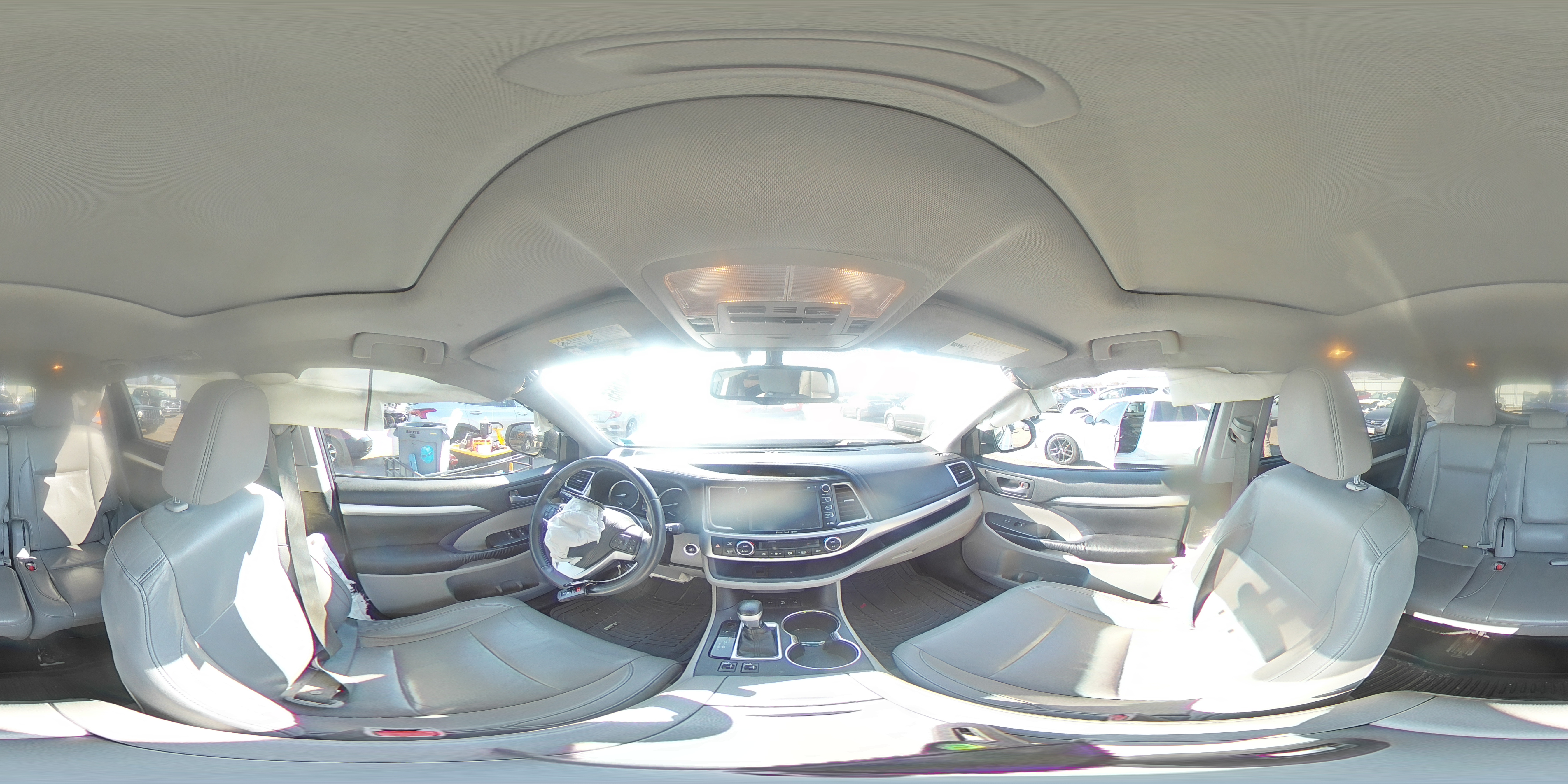 2016 Toyota Highlander - Image 12