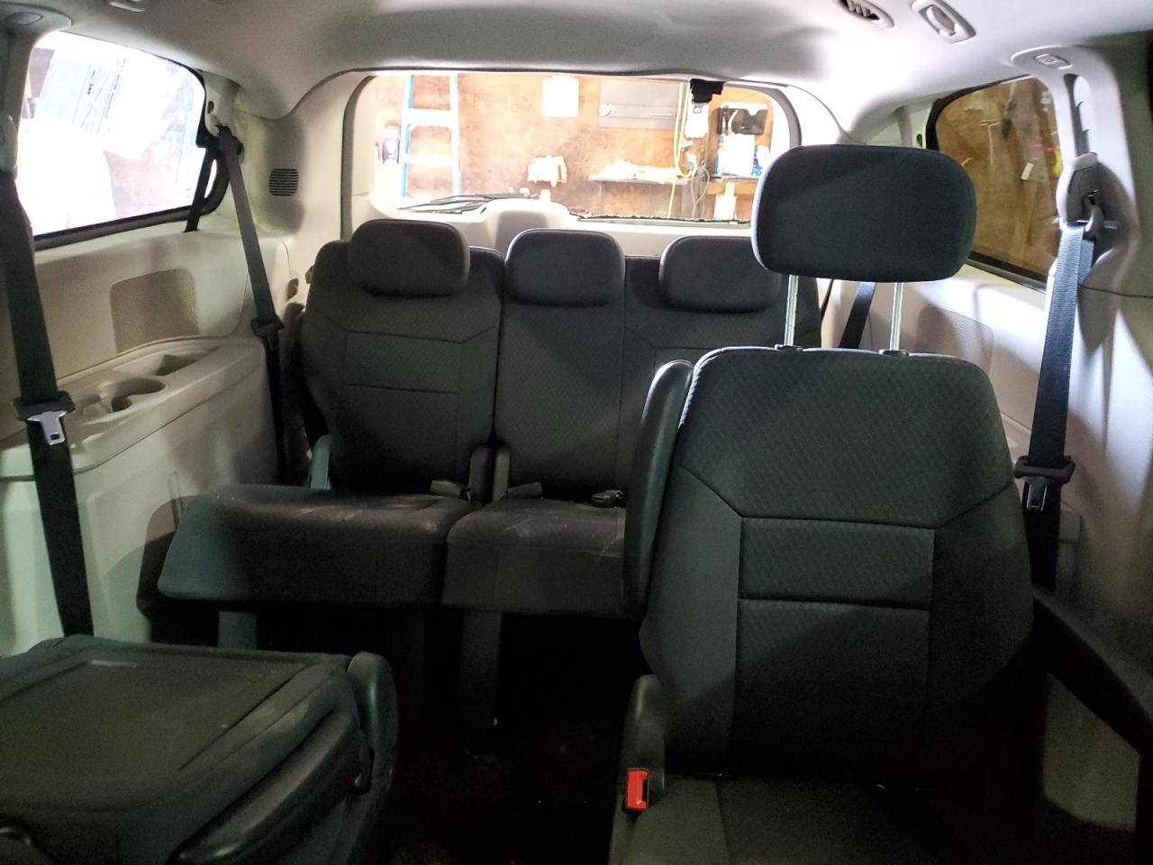 2010 Dodge Caravan - Image 10