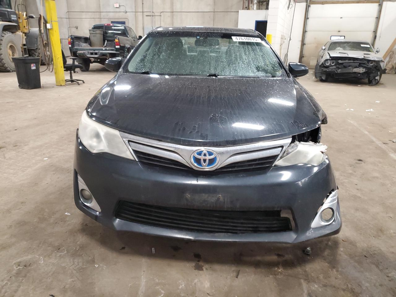 2012 Toyota Camry - Image 5