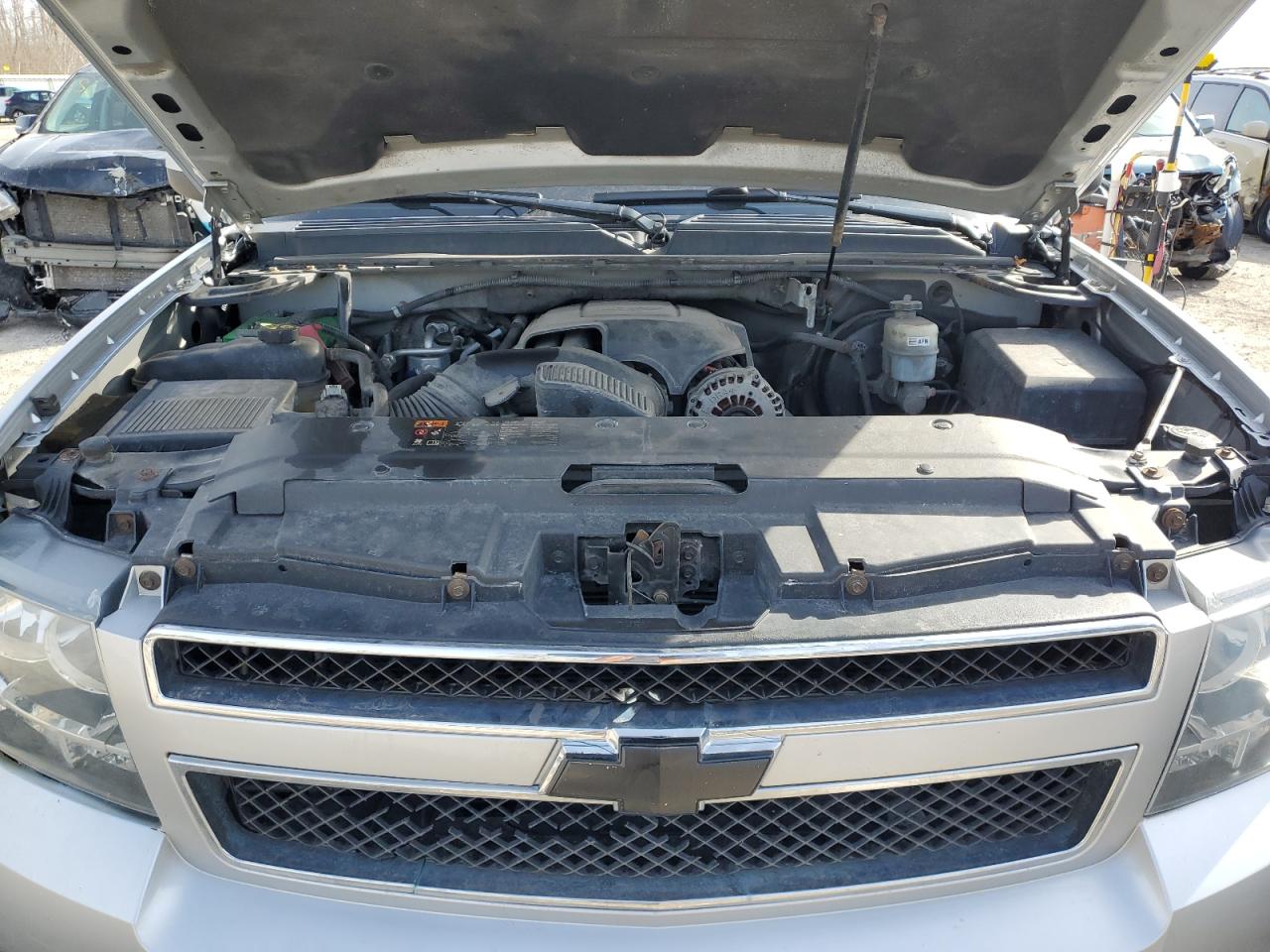2012 Chevrolet Suburban - Image 12