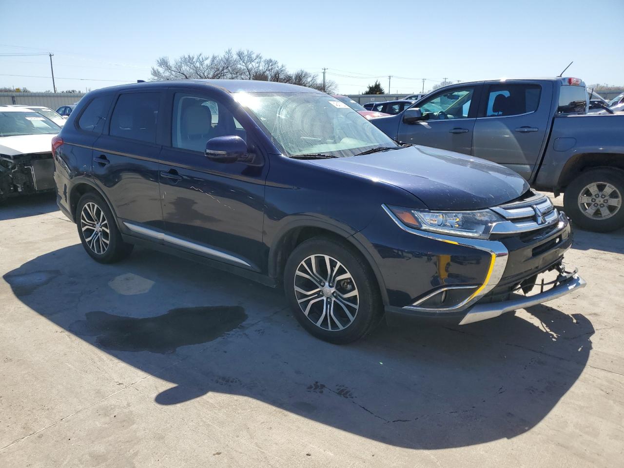 2018 Mitsubishi Outlander - Image 4