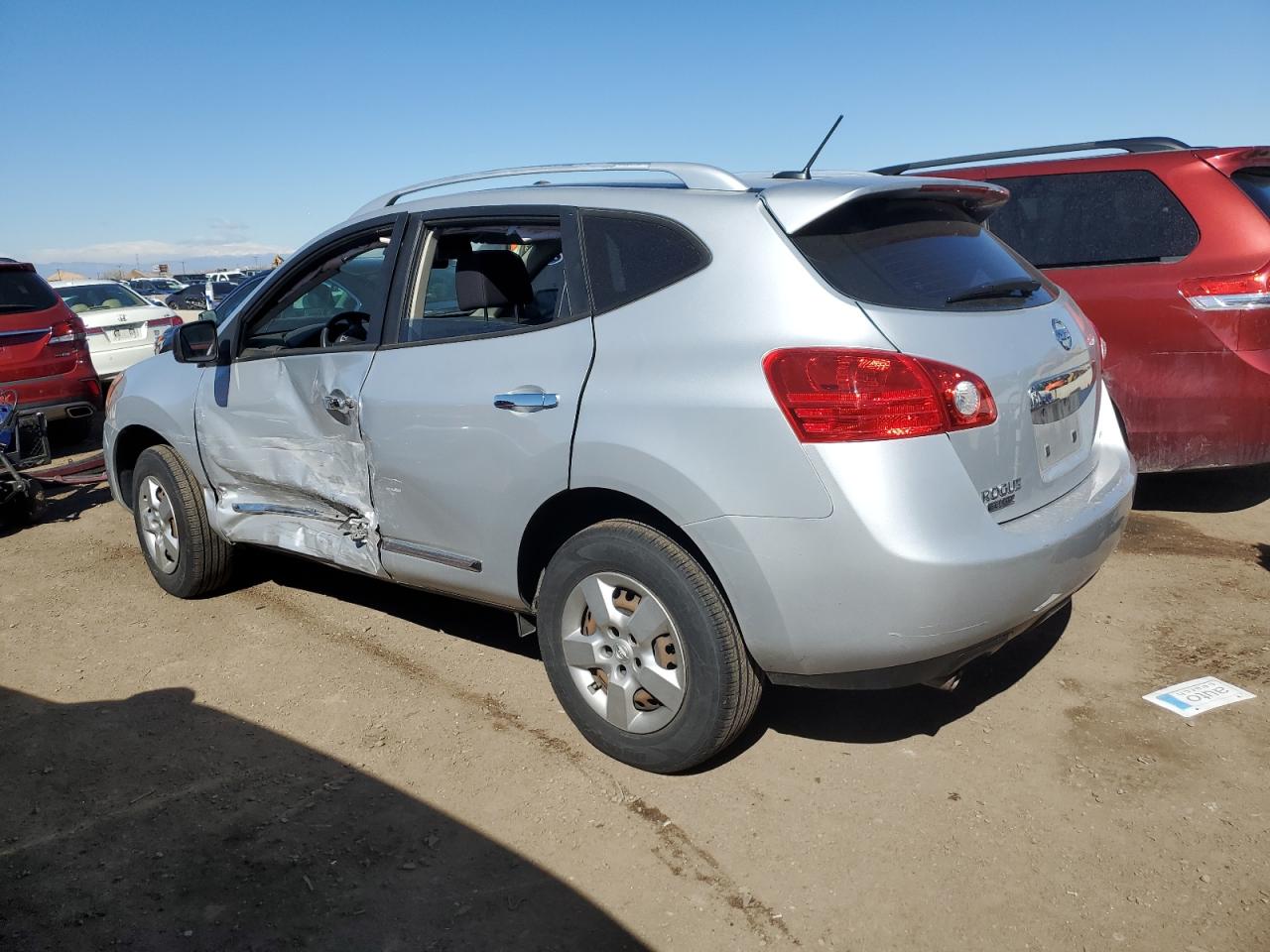2015 Nissan Rogue - Image 2