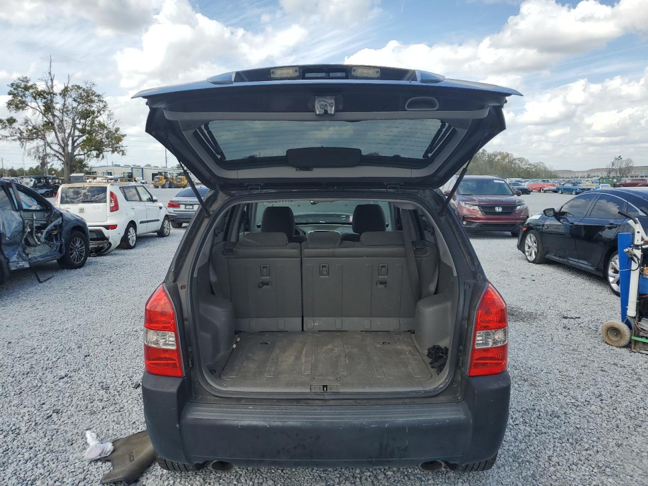 2007 Hyundai Tucson - Image 6