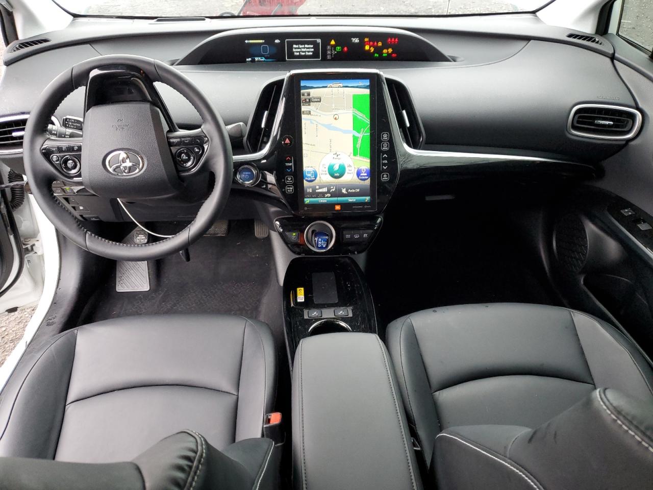 2022 Toyota Prius - Image 8