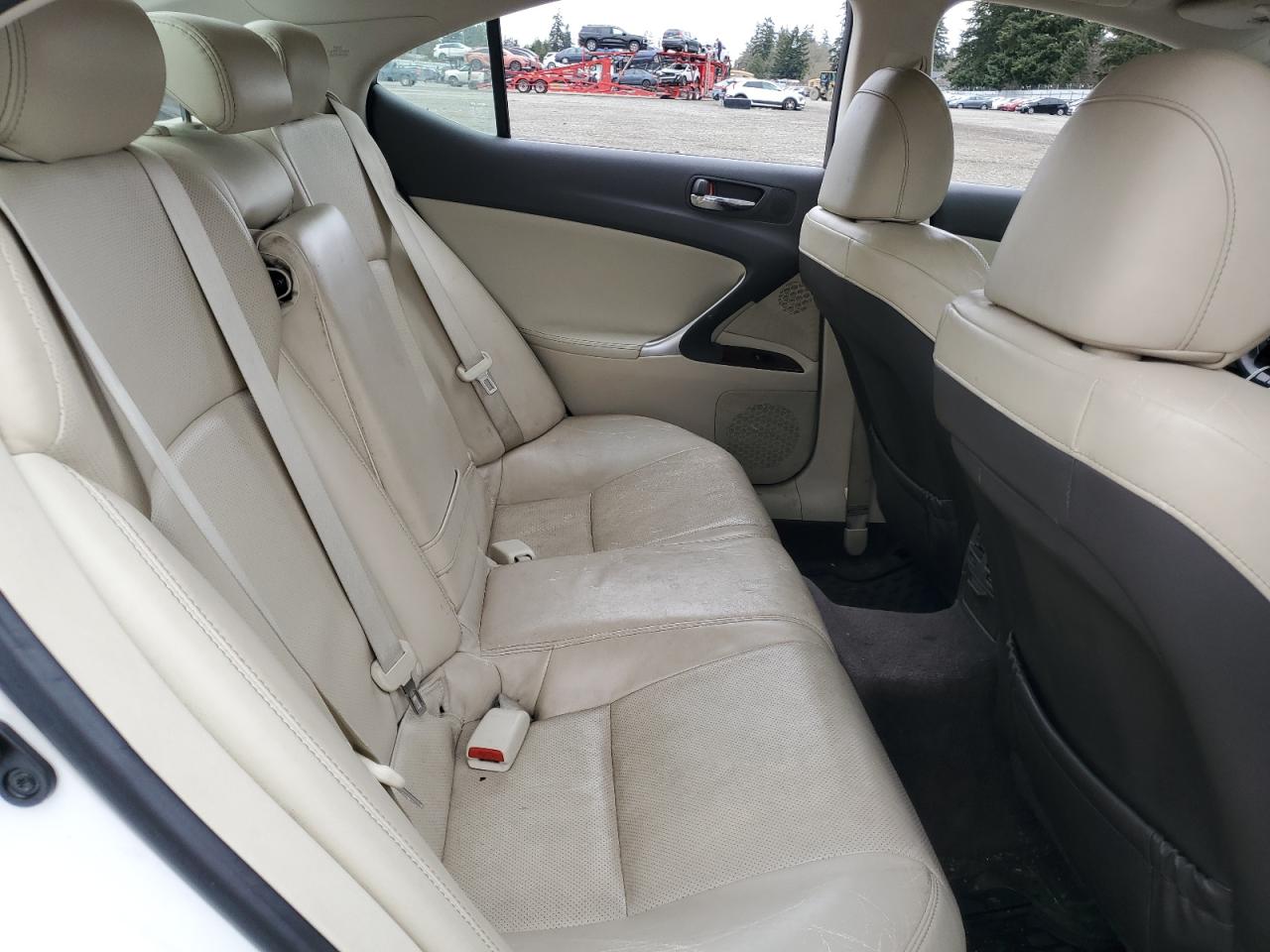 2010 Lexus IS - Image 10