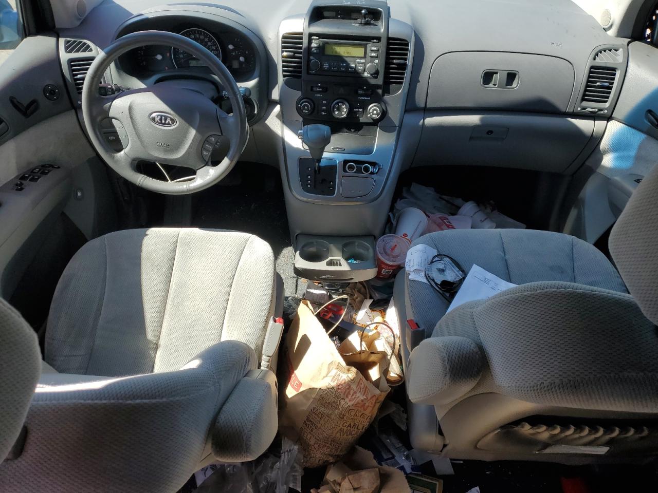 2008 Kia Sedona - Image 8