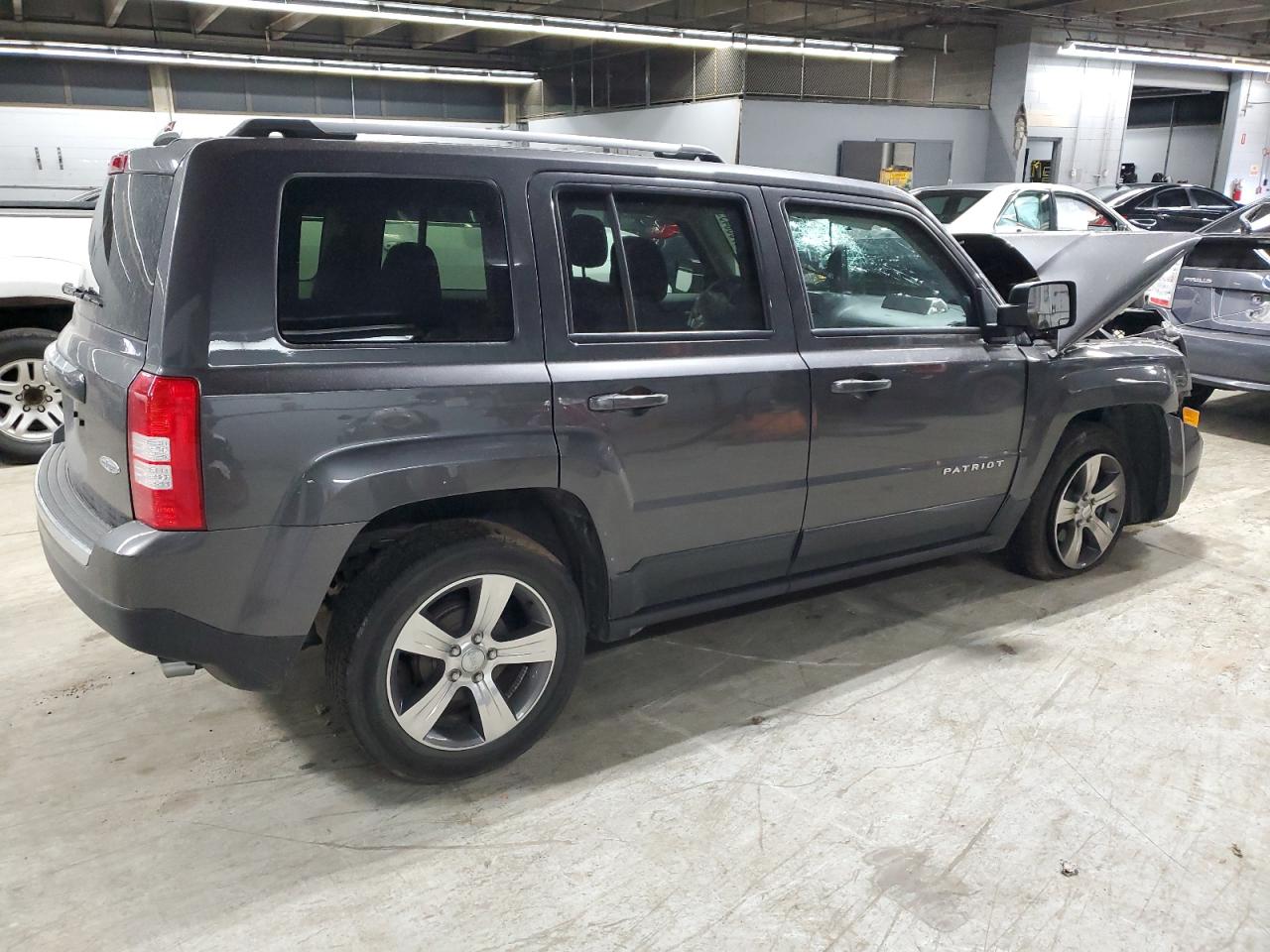 2016 Jeep Liberty (Patriot) - Image 3
