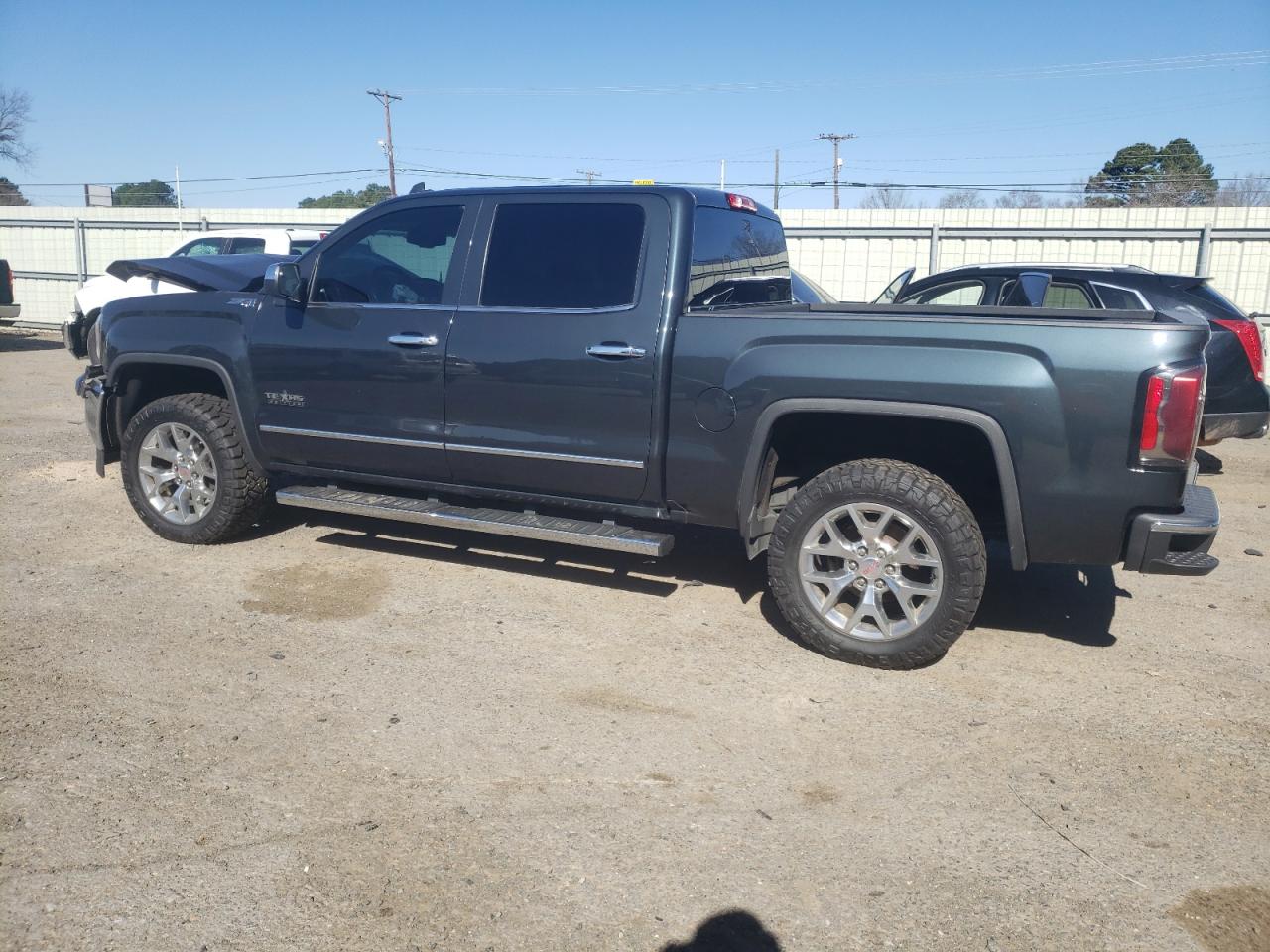2018 GMC Sierra - Image 2