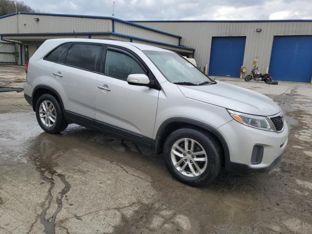  KIA SORENTO 2015 Srebrny