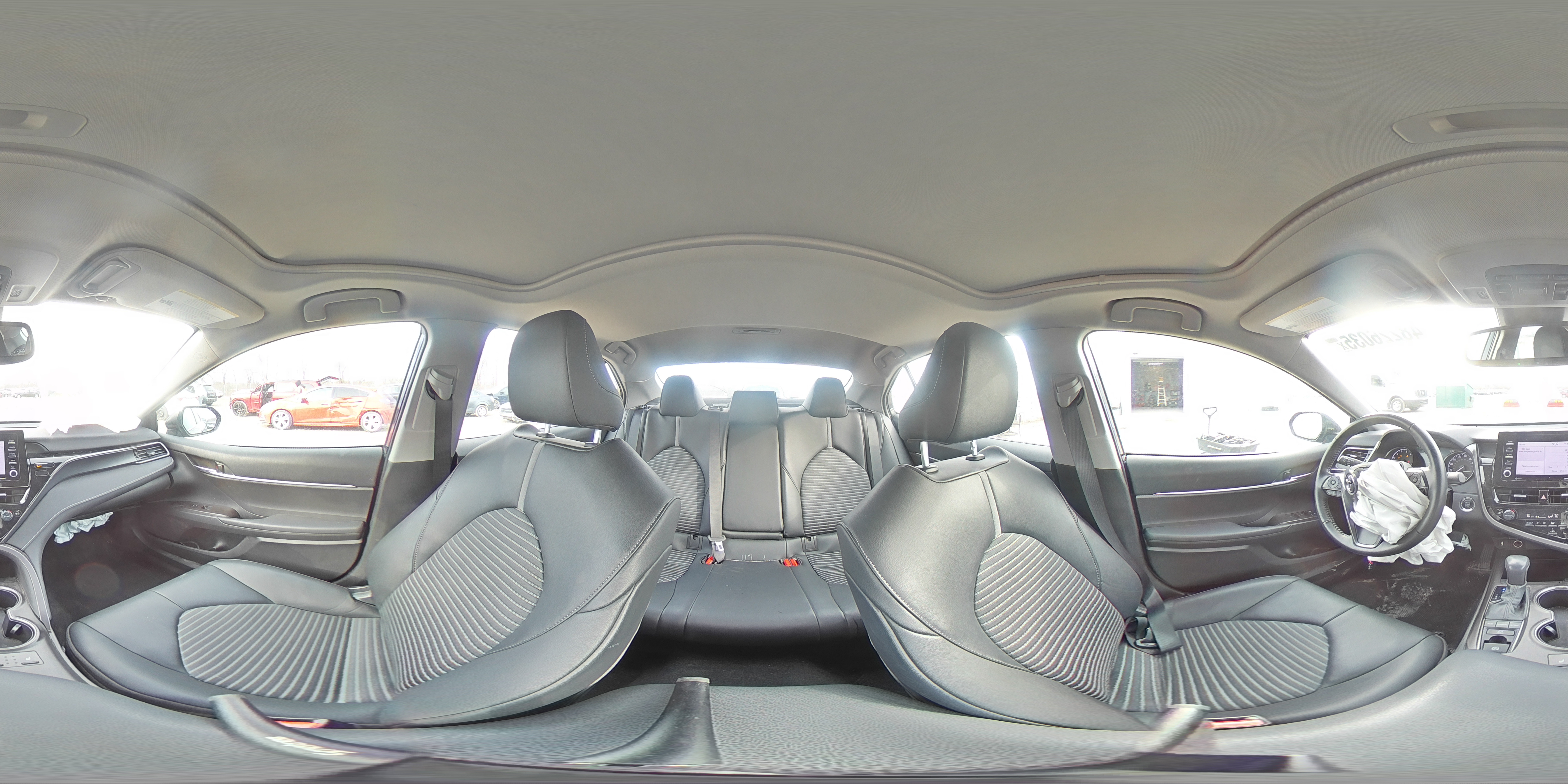2022 Toyota Camry - Image 13